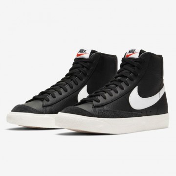 Tenis Nike Blazer Mid '77...